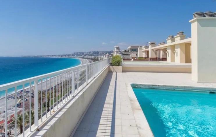 Le Royal, Spacious Seaside Apartment Rooftop And Pool Nice Exterior photo